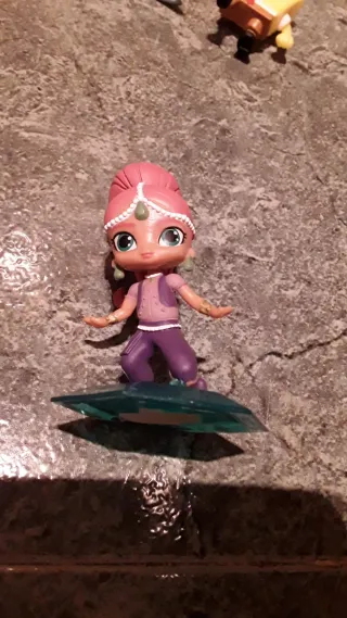 Muñeca Shimmer y Shine con alfombra mágica