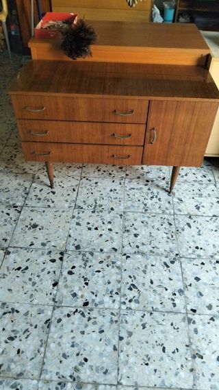 Cómoda de madera vintage
