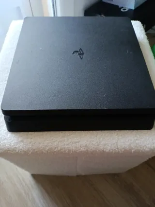 Consola PS4 Slim Negra