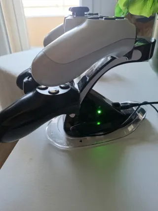 Consola PS4 Slim Negra