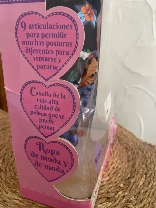 Muñeca Kelsey Ruby Red Siblies