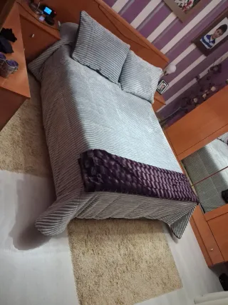 Mesa de comedor y 4 sillas