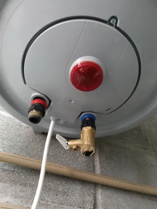 Termo Eléctrico CABEL Vertical 100L