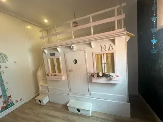 Cama casita infantil con balcón