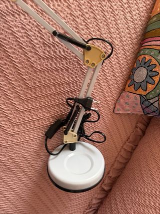 Lámpara flexo de escritorio blanca