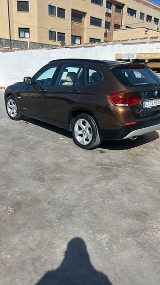 BMW X1 2011