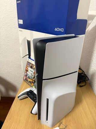 PS5 Slim 1TB Nueva con Mando Original y dos juegos