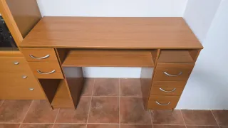 Escritorio madera marrón