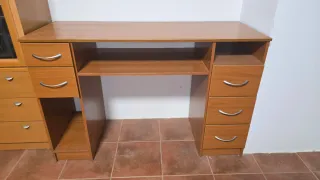 Escritorio madera marrón