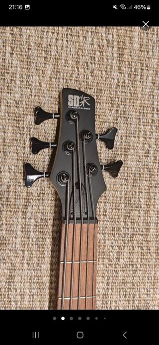 Bajo Eléctrico Ibanez 5 cuerdas