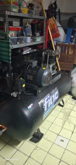 Compresor Fiac depósito de 270L max 10 bar