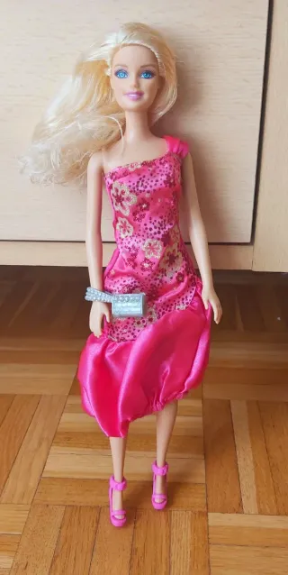 Barbie festa abito rosa e accessori