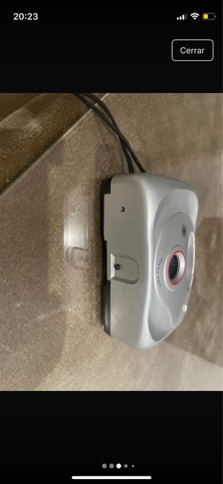 Cámara analógica plateada