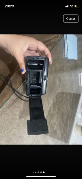 Cámara analógica plateada