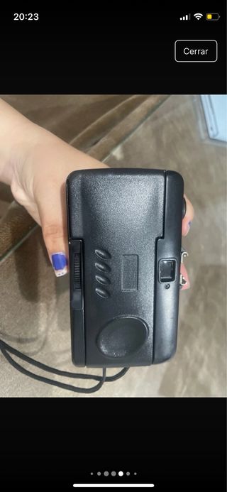 Cámara analógica plateada