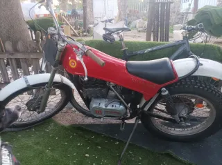 Montesa Cota 348 Roja y Blanca