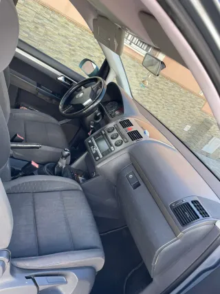 Volkswagen Touran 2009 precio negociable