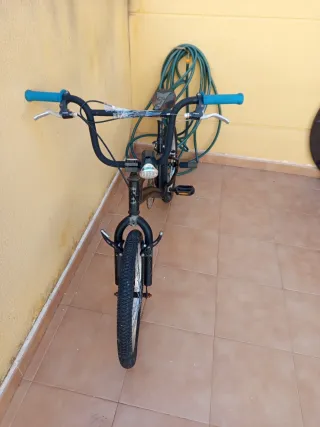 Bicicleta BMX nera