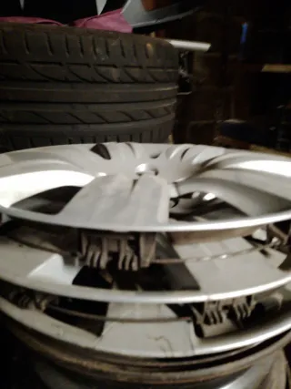 3 Tapacubos Peugeot métrica 16