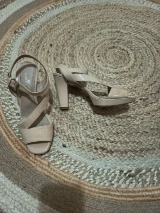 Sandalias Gloria Ortiz Beige Talla 38