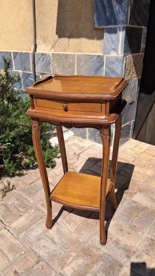 Mesa auxiliar Luis XV cabriole vintage