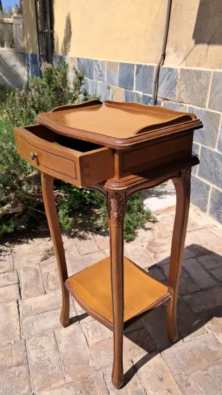 Mesa auxiliar Luis XV cabriole vintage