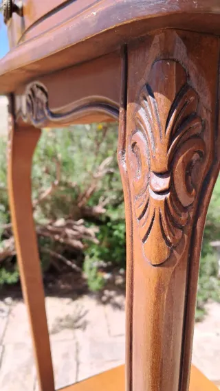 Mesa auxiliar Luis XV cabriole vintage