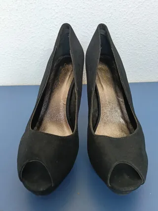 Zapatos puntera descubierta tela negros mujer.N40