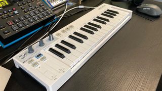 Controlador MIDI Arturia KeyStep