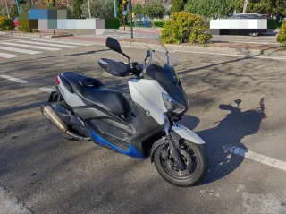 Yamaha X-max 400