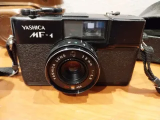 Lote 3  Cámaras fotos Minolta y Yashica y werlisa
