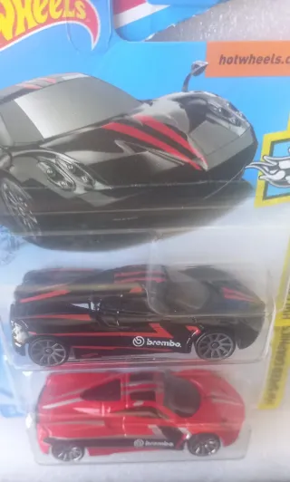 Conjunto 2 Pagani Huayra Hot Wheels