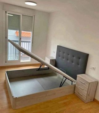 Liquidación canapés y colchones armarios y sofas