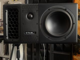 Altavoces profesionales de estudio de producción