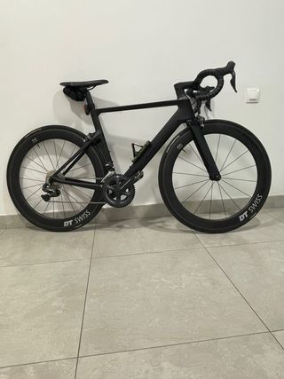 Bicicleta de carbono DT Swiss canyon