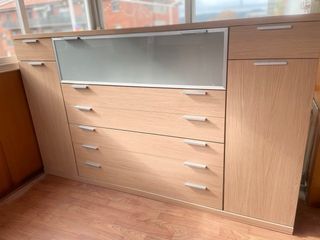 Cómoda alacena moderna madera y cristal