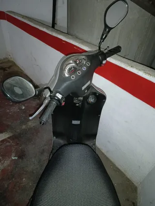 Cambio Kymco vitality 50 Plata Scooter 13.000km