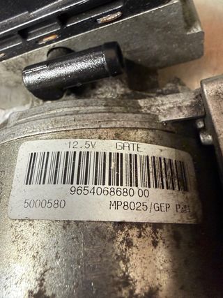 Bomba suspensión Citroen C5 9654068680
