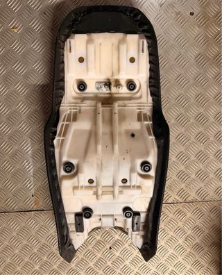 Asiento Yamaha FZ6