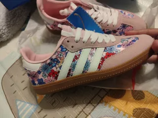 Zapatillas Adidas Mujer Flores Rosa