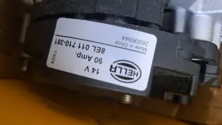 Alternador HELLA 14V 90A 8EL 011 710-381