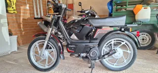 Vespino XE Negro/Rojo