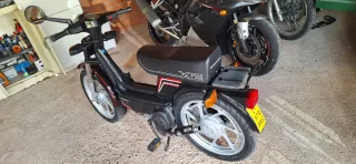 Vespino XE Negro/Rojo