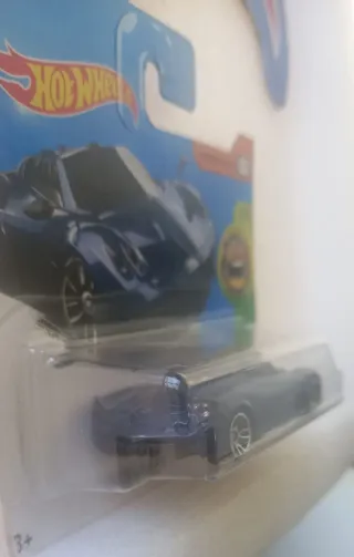 Hot Wheels 17 Pagani Huayra Roadster Azul