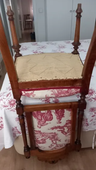 Silla antigua restaurada tapicería Toile de Jouy