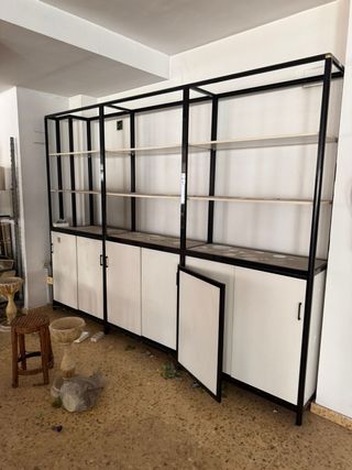 Estantería modular negra y blanca