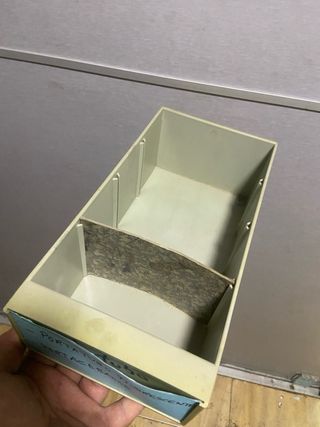 Estantería metálica con cajones