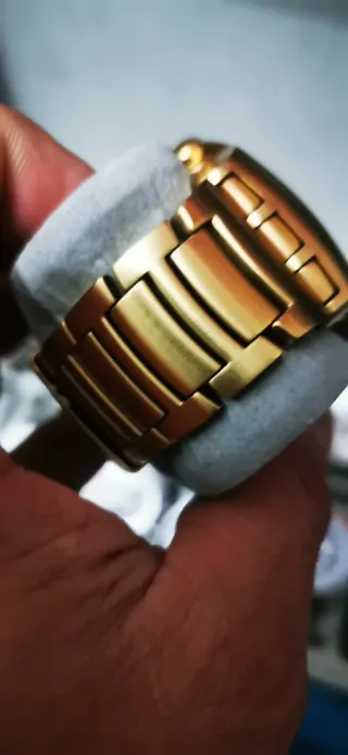 Reloj Swatch Cronógrafo Dorado