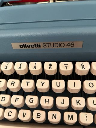 Máquina de escribir Olivetti Studio 46