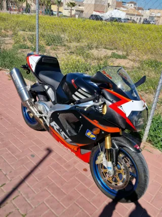 Aprilia RSV Mille R Sportbike